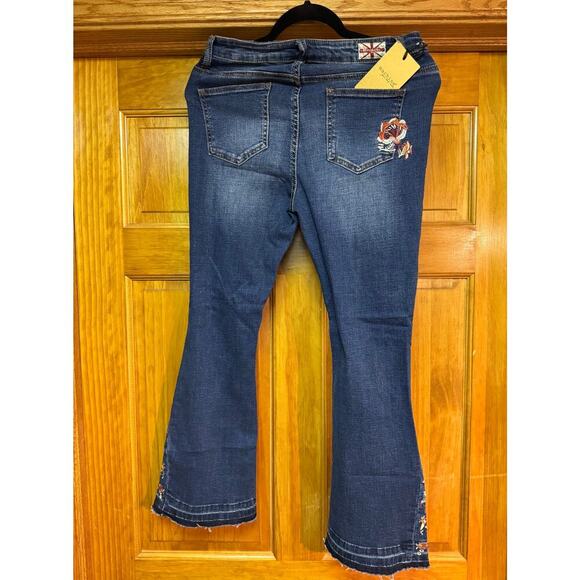 Machine Nouvelle Mode Flair Jeans with embroidered floral flowers SIZE 11 NEW - Picture 3 of 9